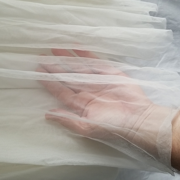 White skirt sz sm - Picture 2 of 4